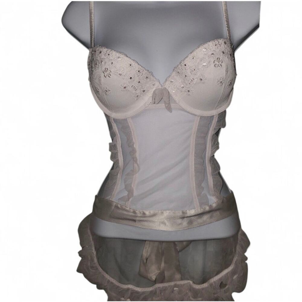 Victoria’s Secret vintage white lingerie bra top size 34C